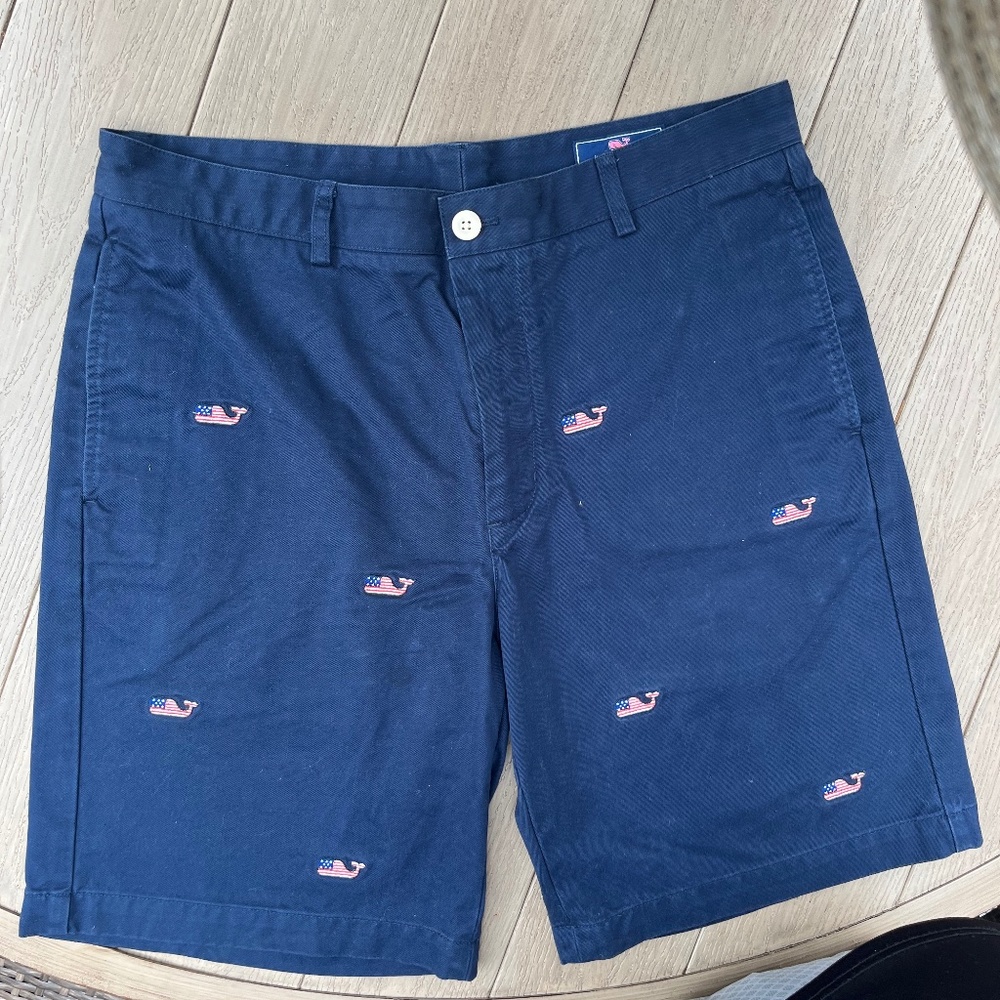 Vineyard Vines Shorts size 35